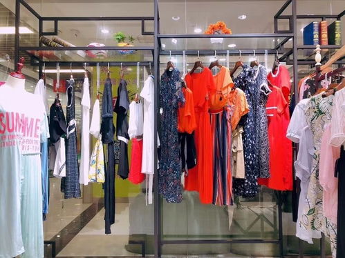 杭州簡(jiǎn)約風(fēng)情 解碼2019夏季少淑裝品牌折扣尾貨走份批發(fā)新趨勢(shì)